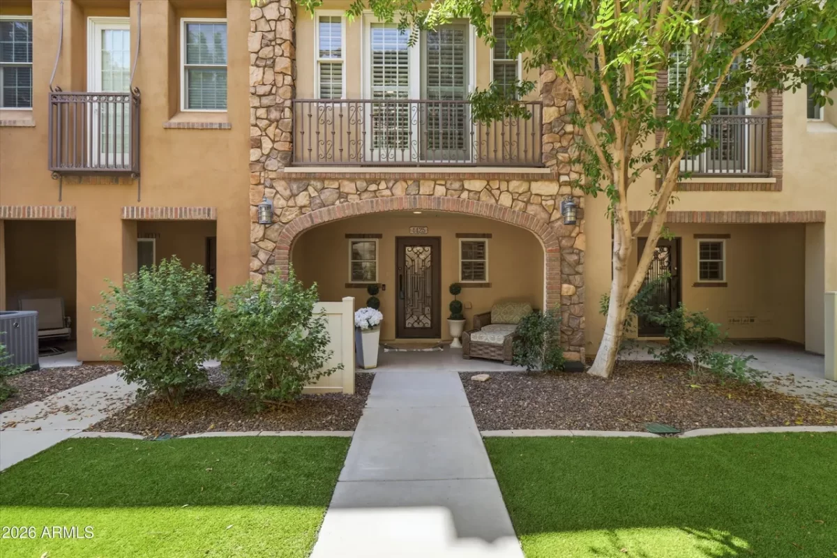 2BR Townhouse for Sale in Phoenix, AZ