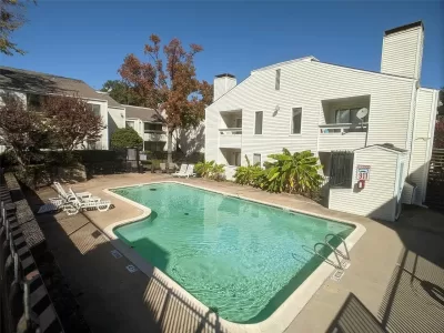 2BR Condo for Sale in Dallas, TX