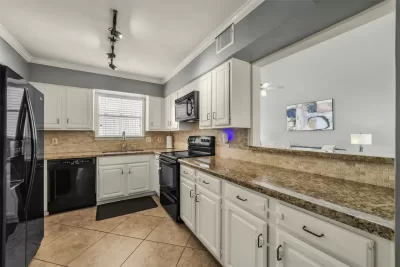 2BR Townhouse for Sale in Houston, TX