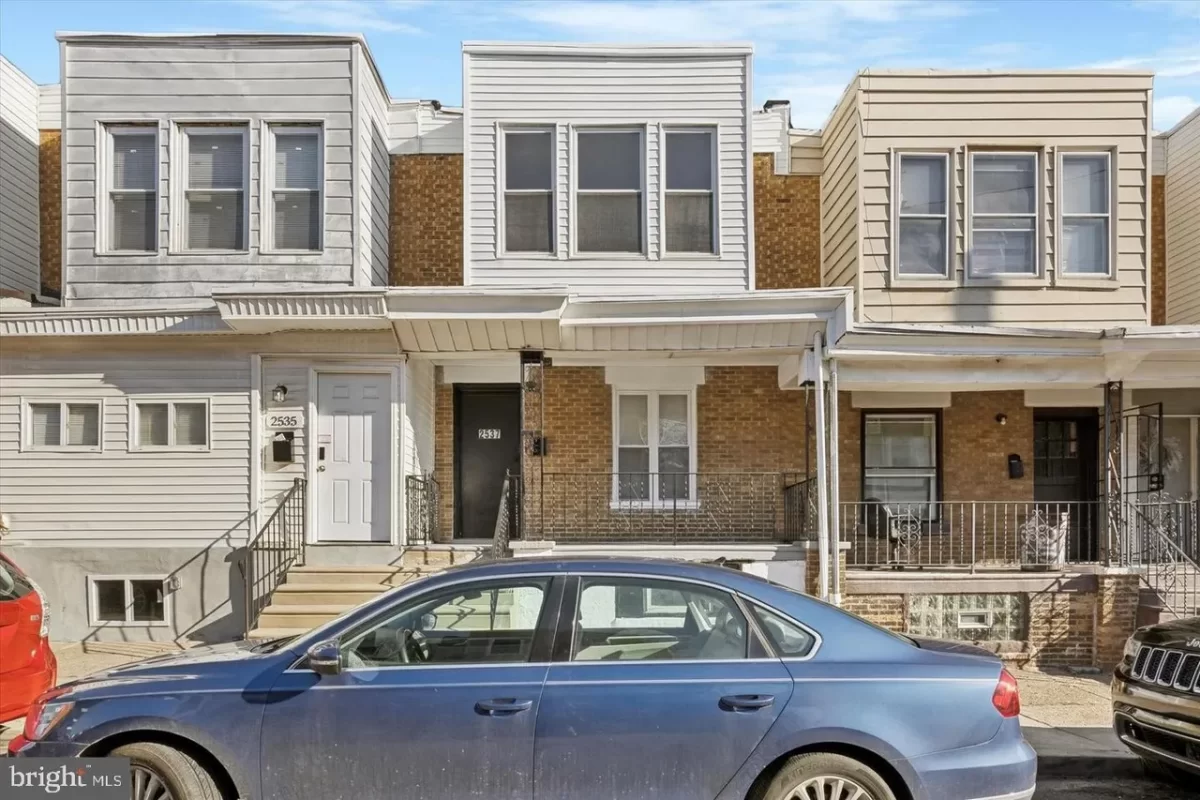 3BR Townhouse for Sale in Philadelphia, PA
