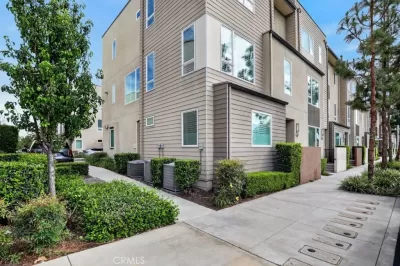 4BR Townhouse for Sale in Downey, CA