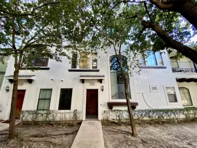 3BR Townhouse for Sale in Dallas, TX