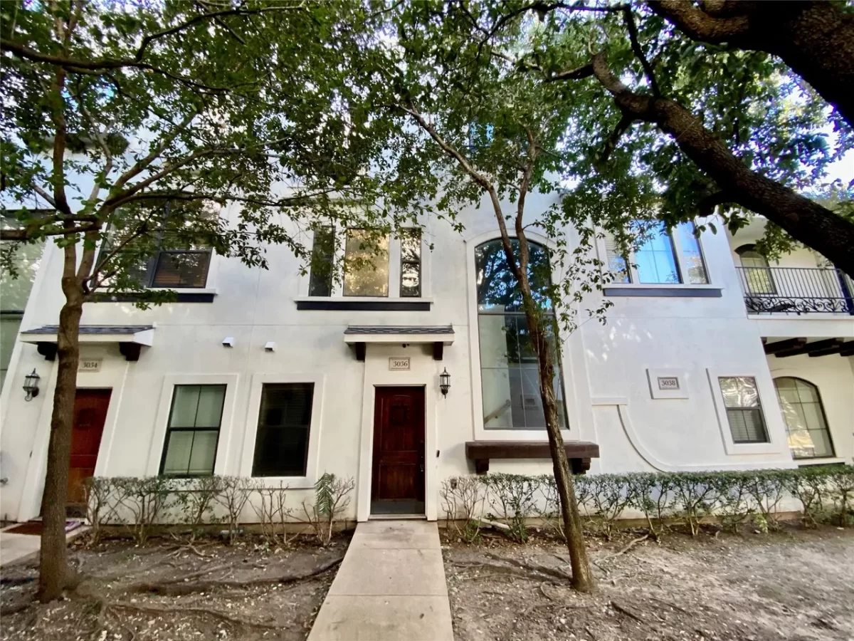 3BR Townhouse for Sale in Dallas, TX