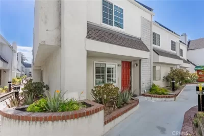2BR Condo for Sale in Glendale, CA