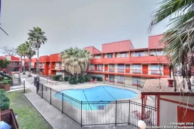 2BR House for Sale in San Antonio, TX
