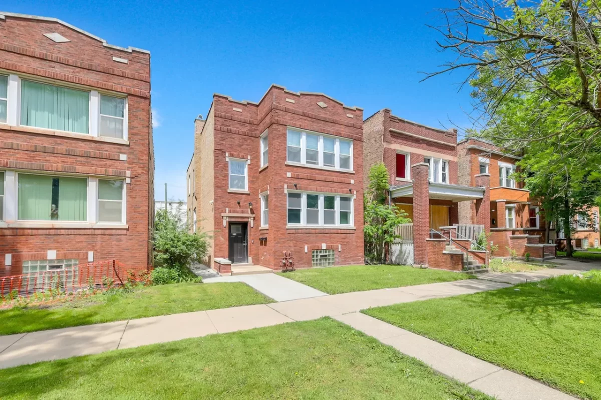 6BR Multi-Family for Sale in Chicago, IL