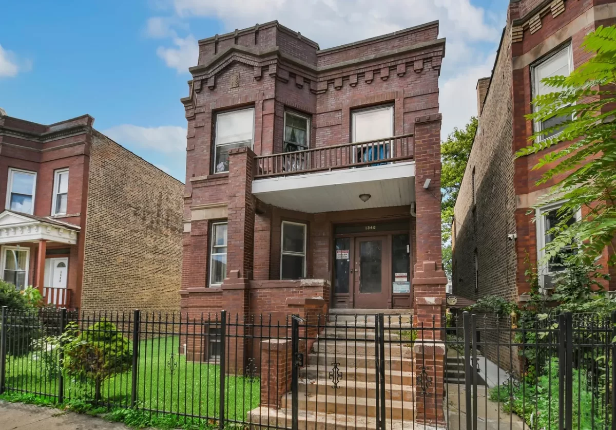 6BR Multi-Family for Sale in Chicago, IL