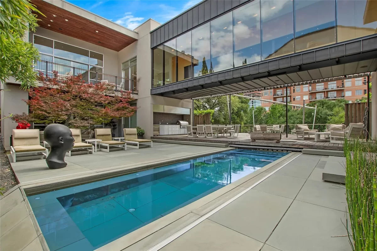 6BR House for Sale in Dallas, TX