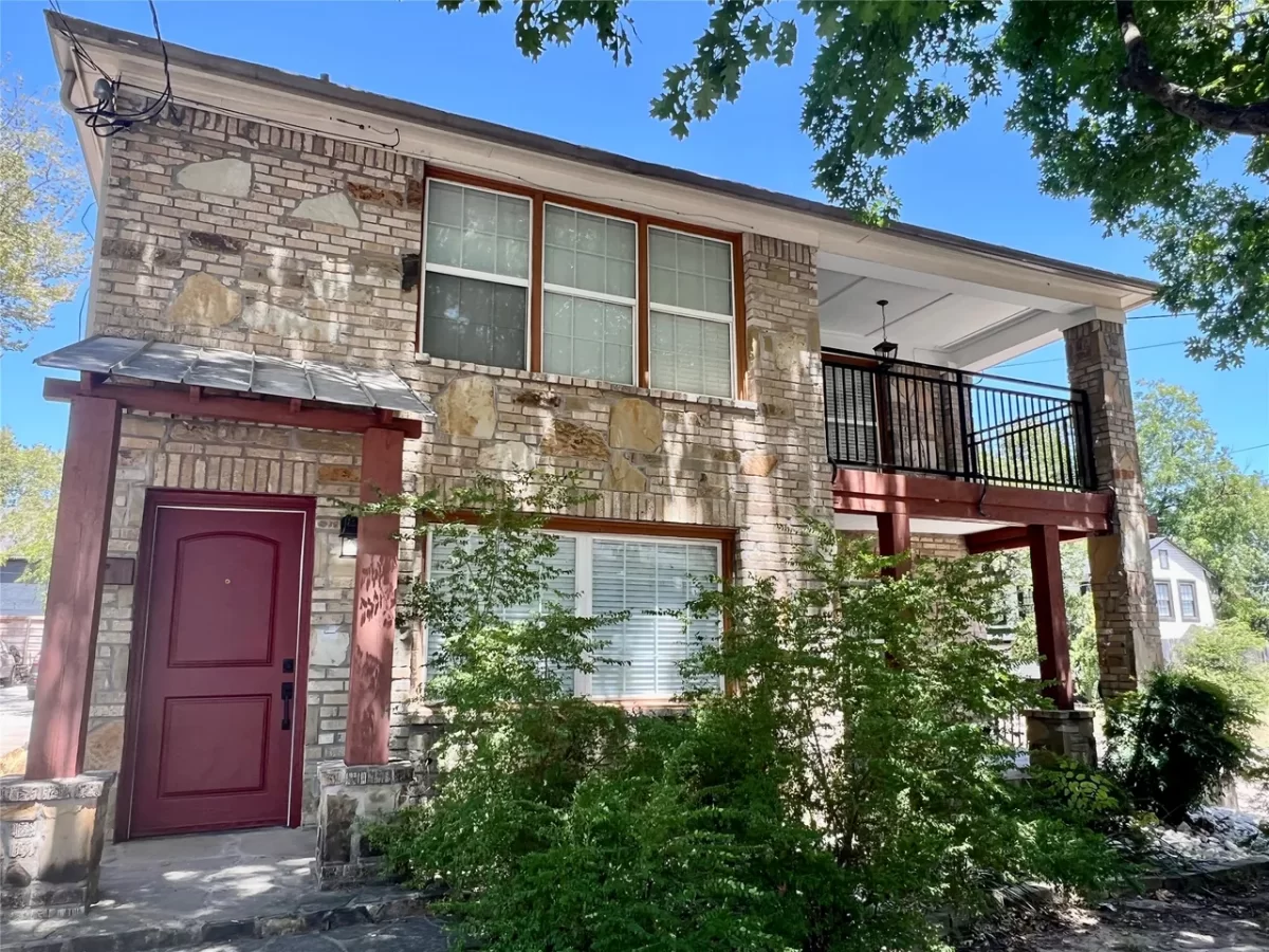 2BR Duplex for Rent in Dallas, TX