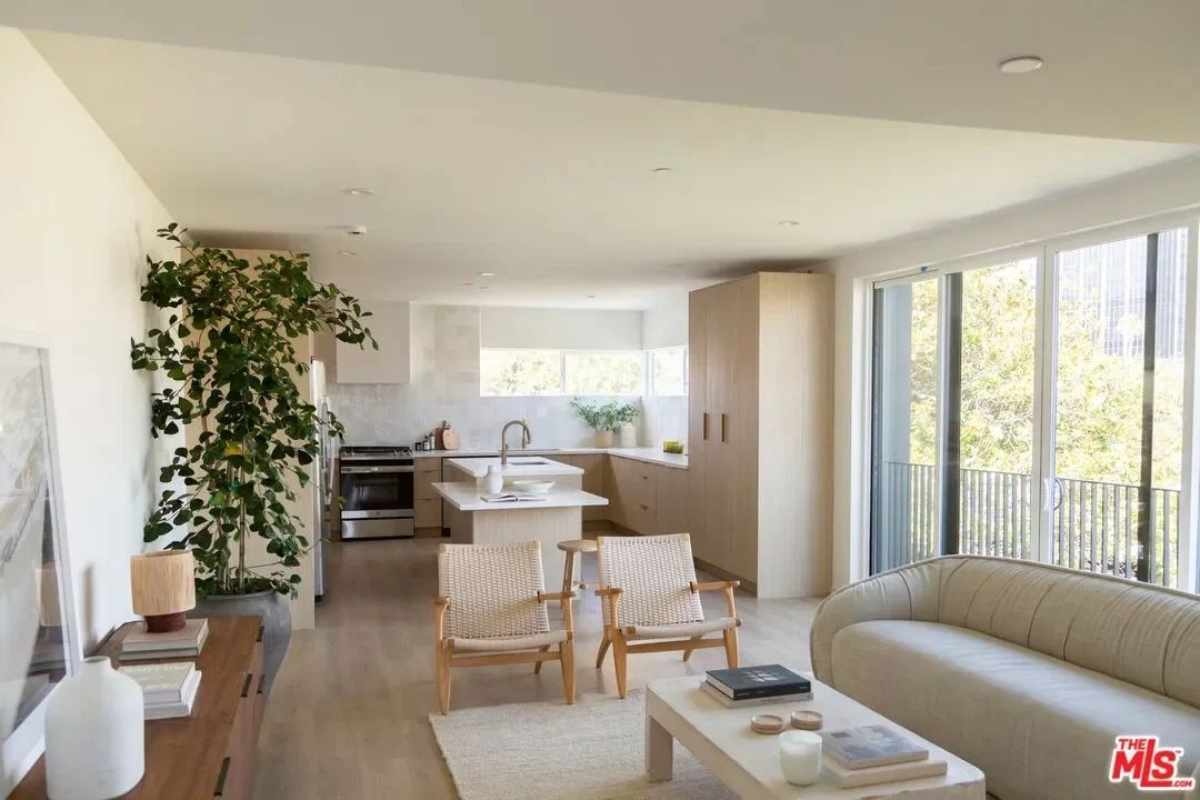 5BR Townhouse for Rent in Los Angeles, CA