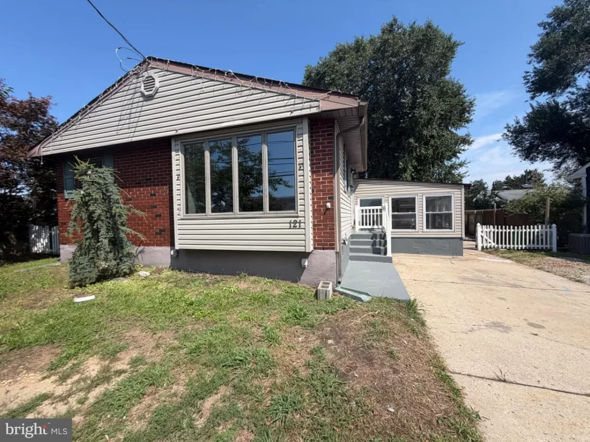 5BR House for Sale in Bellmawr, NJ