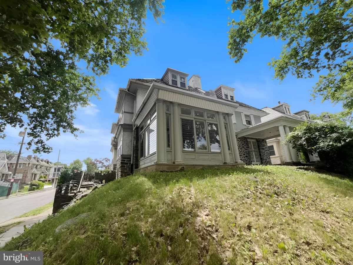 4BR Townhouse for Sale in Philadelphia, PA