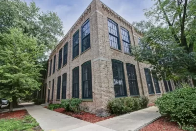 2BR Condo for Sale in Chicago, IL