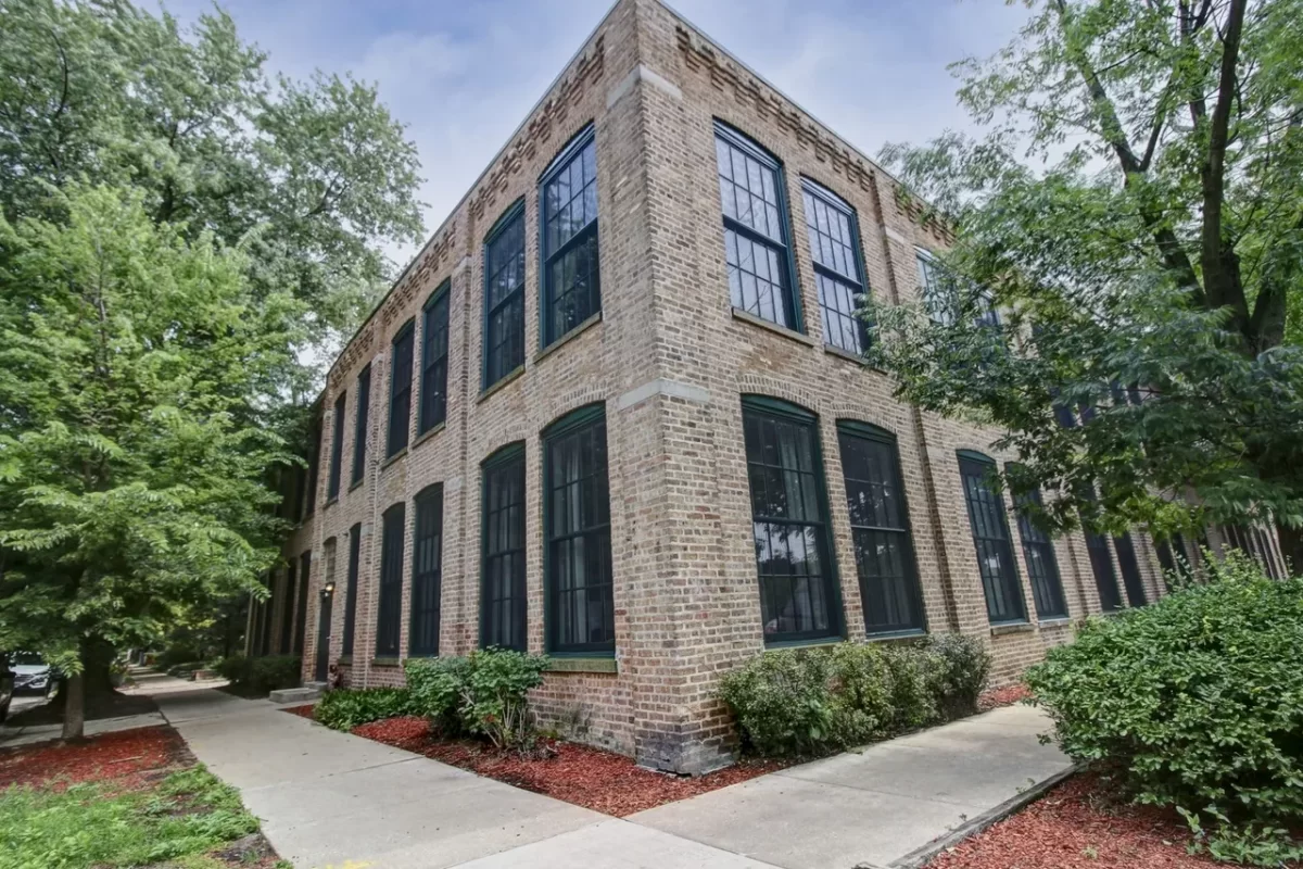 2BR Condo for Sale in Chicago, IL
