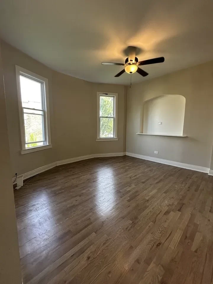 2BR House for Rent in Chicago, IL