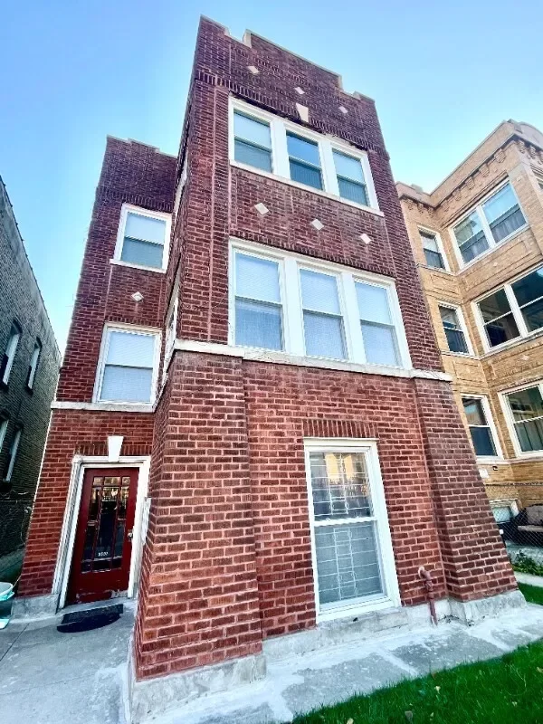 House for Rent in Chicago, IL