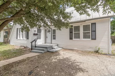 2BR House for Sale in San Antonio, TX