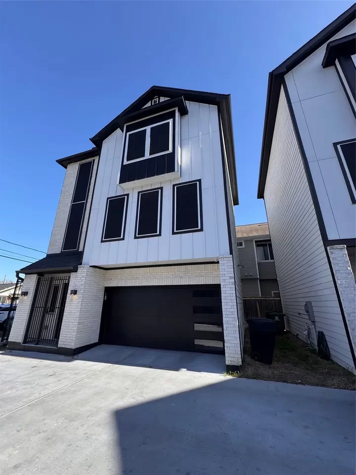 3BR Townhouse for Sale in Houston, TX