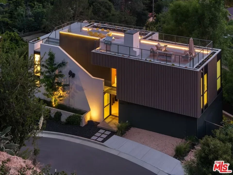 4BR House for Sale in Los Angeles, CA