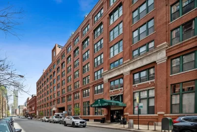 2BR Condo for Sale in Chicago, IL
