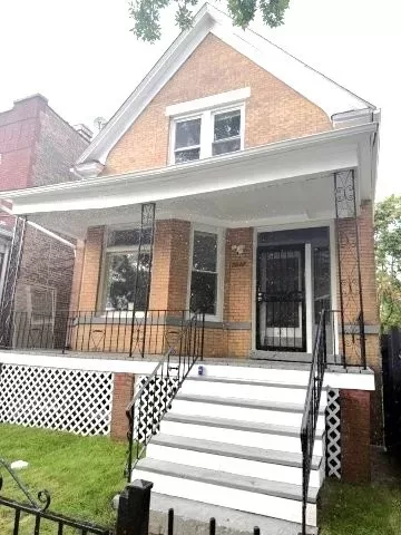 5BR House for Sale in Chicago, IL