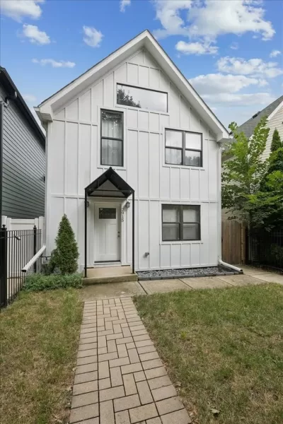3BR House for Sale in Chicago, IL