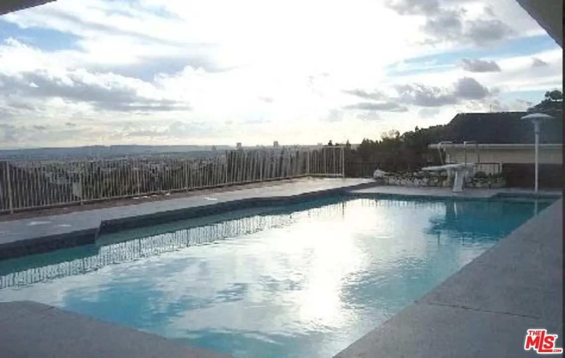 6BR House for Rent in Los Angeles, CA