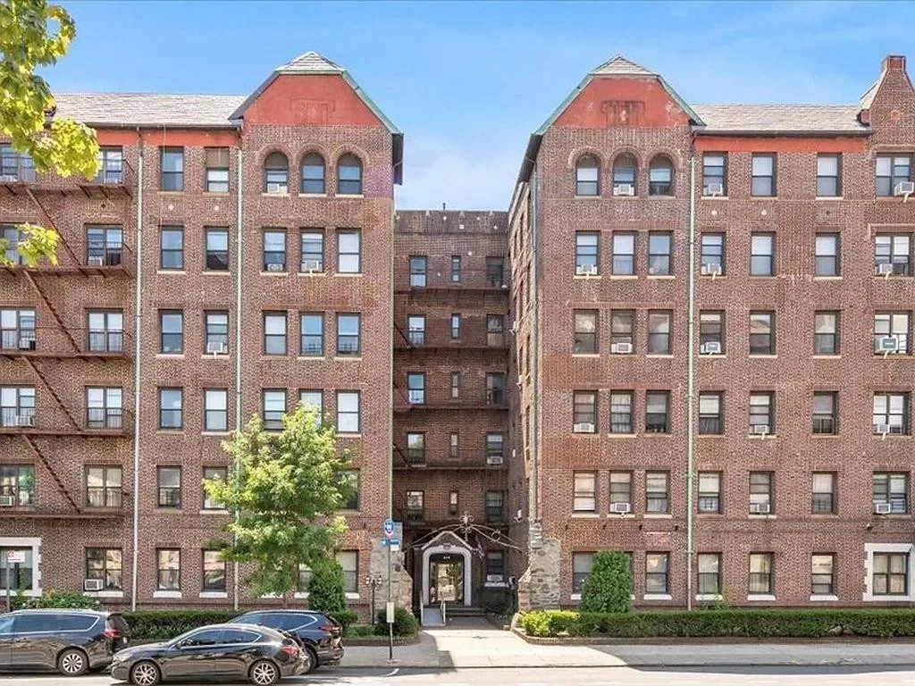 2BR Condo for Sale in Brooklyn, NY