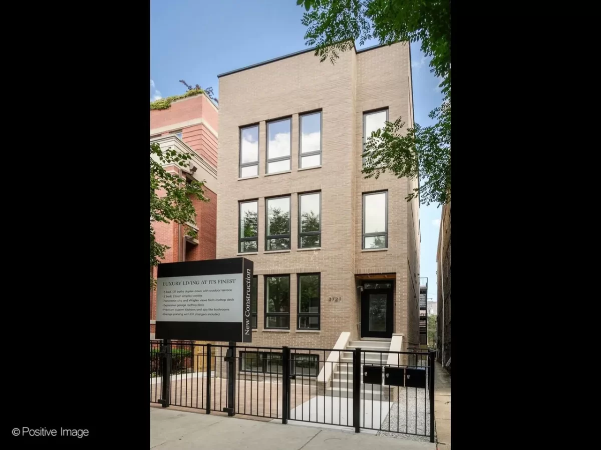 2BR Condo for Sale in Chicago, IL