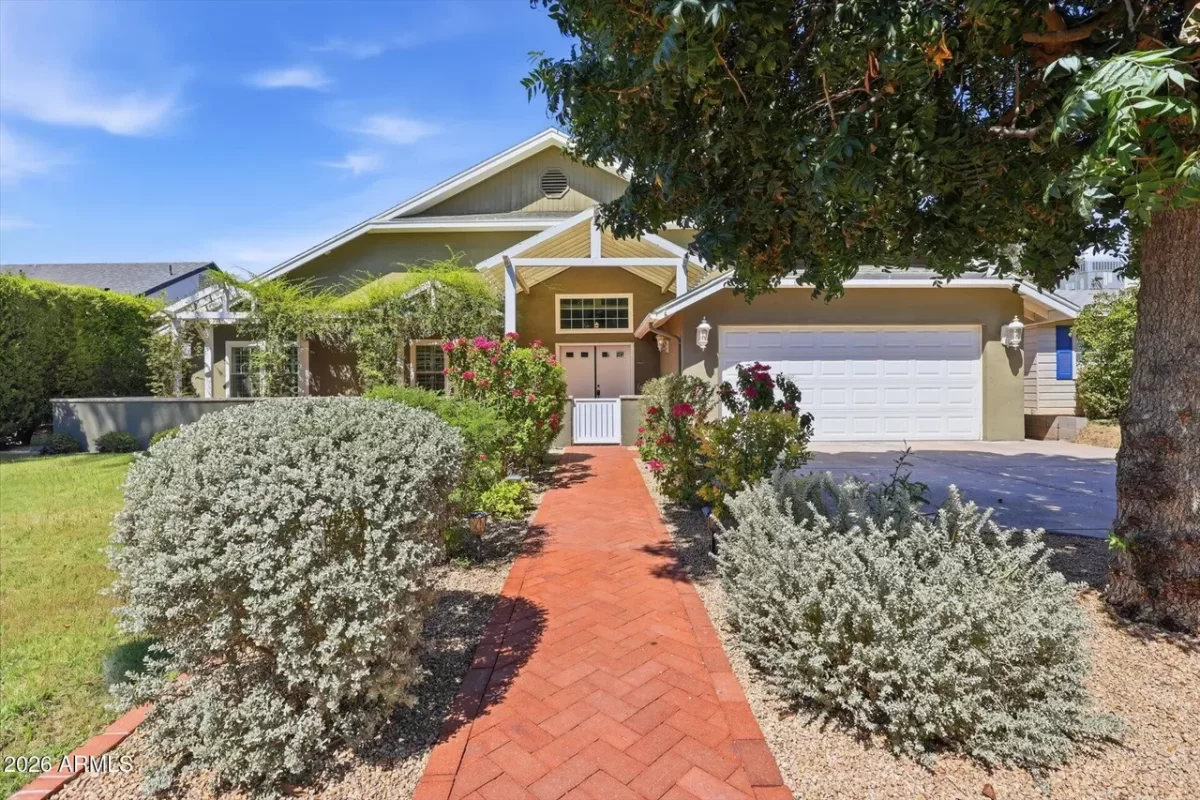 4BR House for Sale in Phoenix, AZ