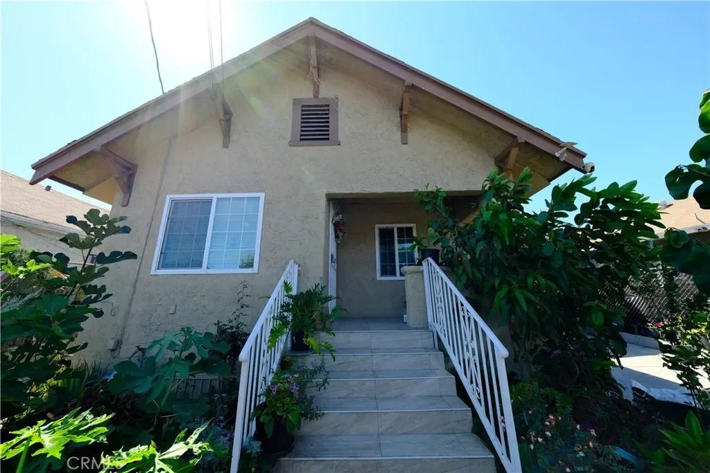 5BR House for Sale in Los Angeles, CA