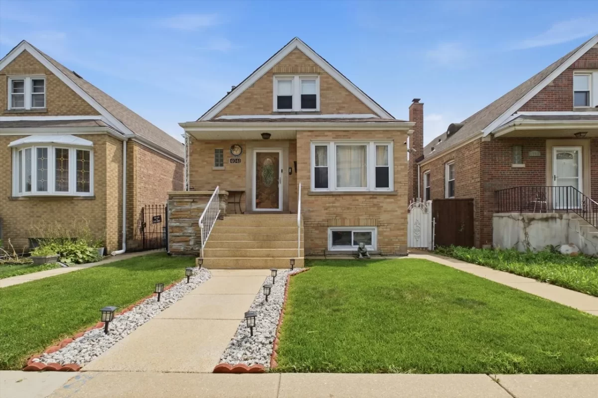 3BR House for Sale in Chicago, IL