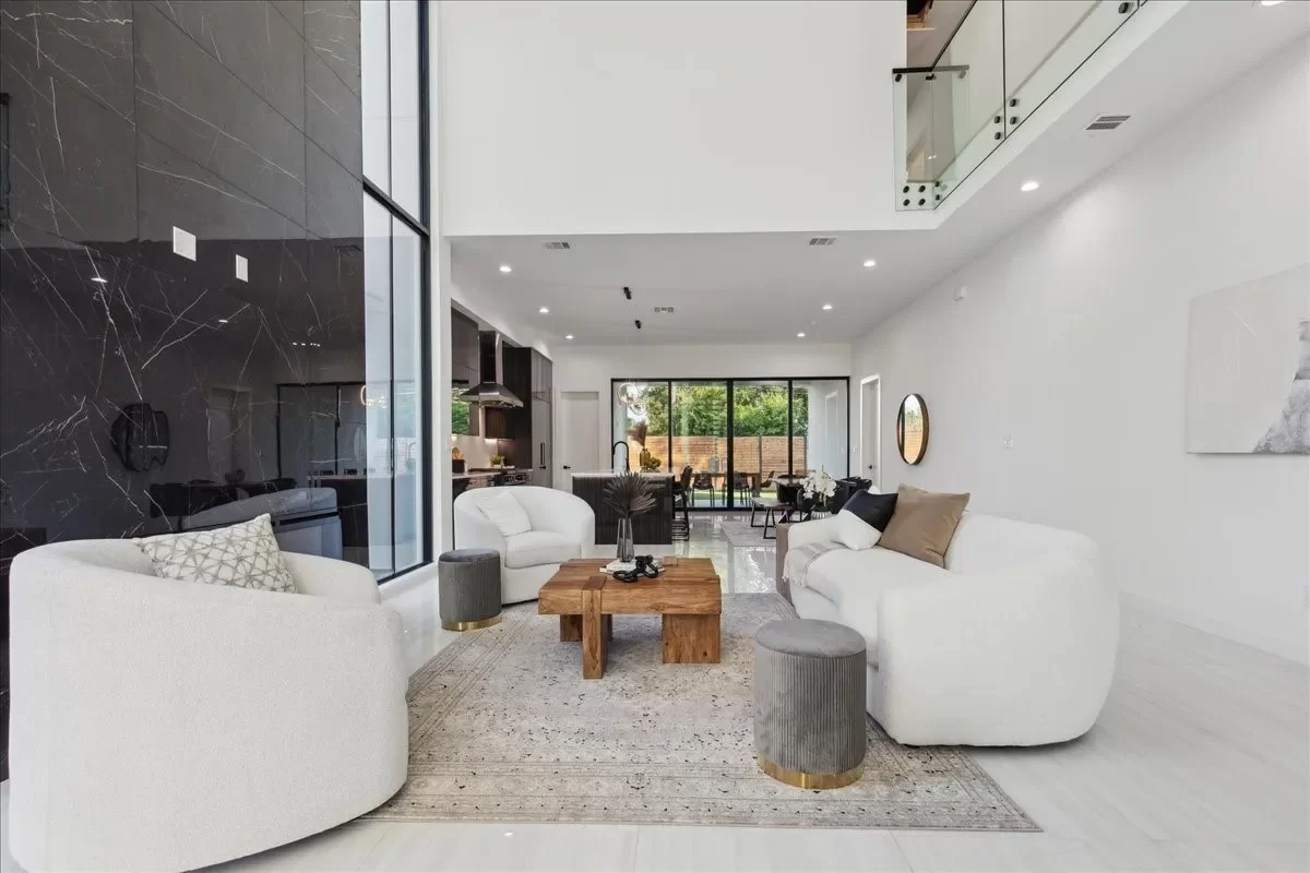 5BR House for Sale in Dallas, TX