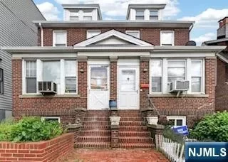 3BR Multi-Family for Sale in West New York, NJ