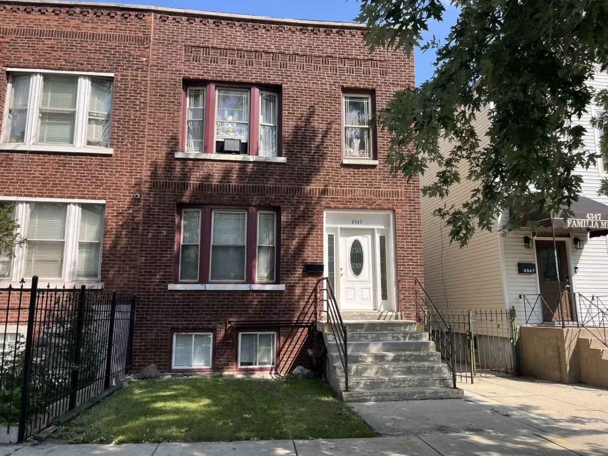 2BR House for Rent in Chicago, IL