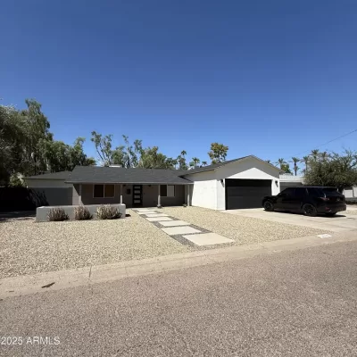 4BR House for Rent in Phoenix, AZ