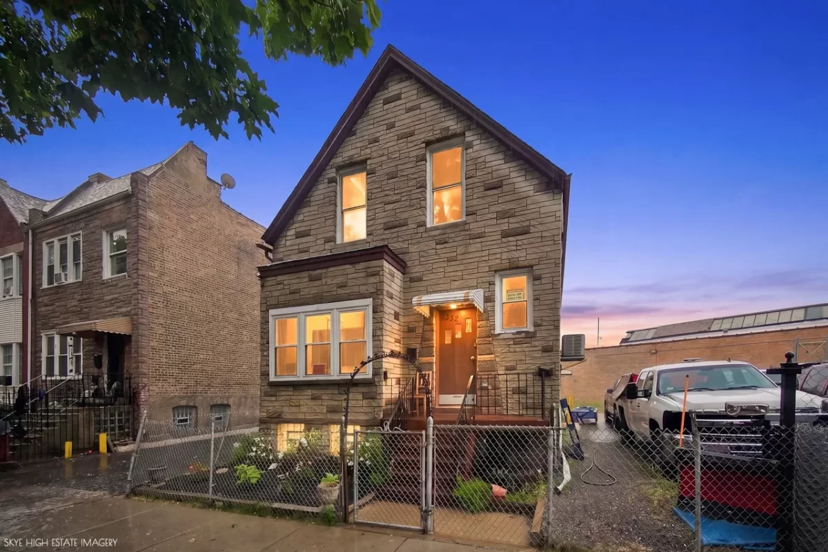 4BR House for Sale in Chicago, IL