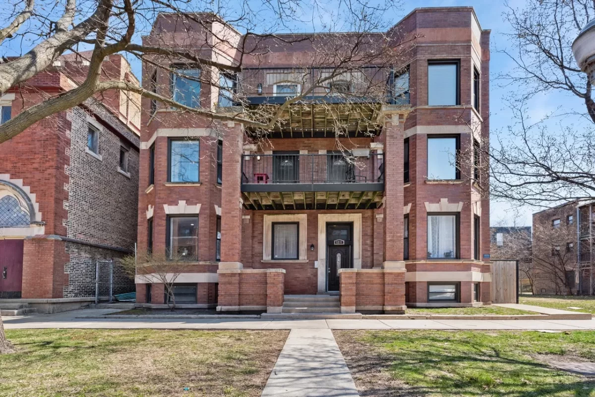 4BR Condo for Sale in Chicago, IL