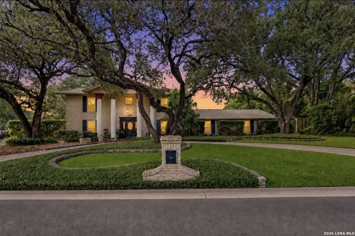 5BR House for Sale in Castle Hills, TX