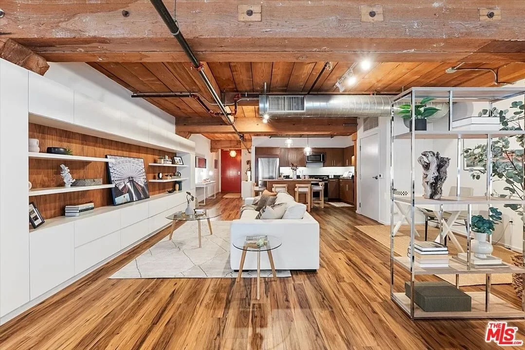 1BR Condo for Sale in Los Angeles, CA