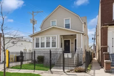 5BR Multi-Family for Sale in Chicago, IL