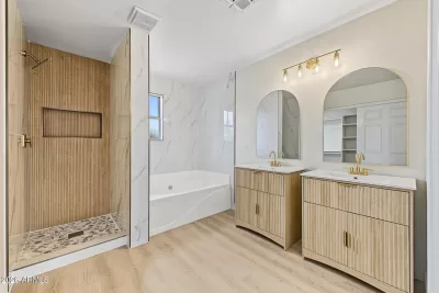 4BR House for Sale in Phoenix, AZ