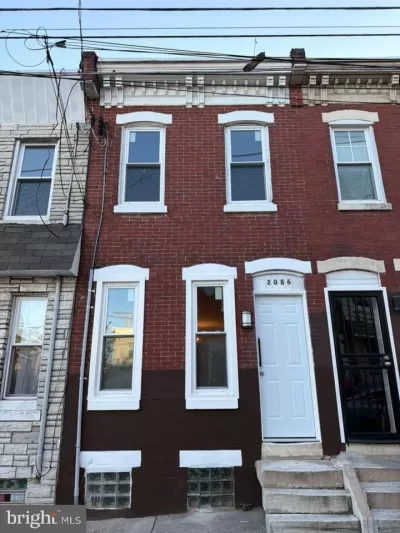 2BR Townhouse for Sale in Philadelphia, PA
