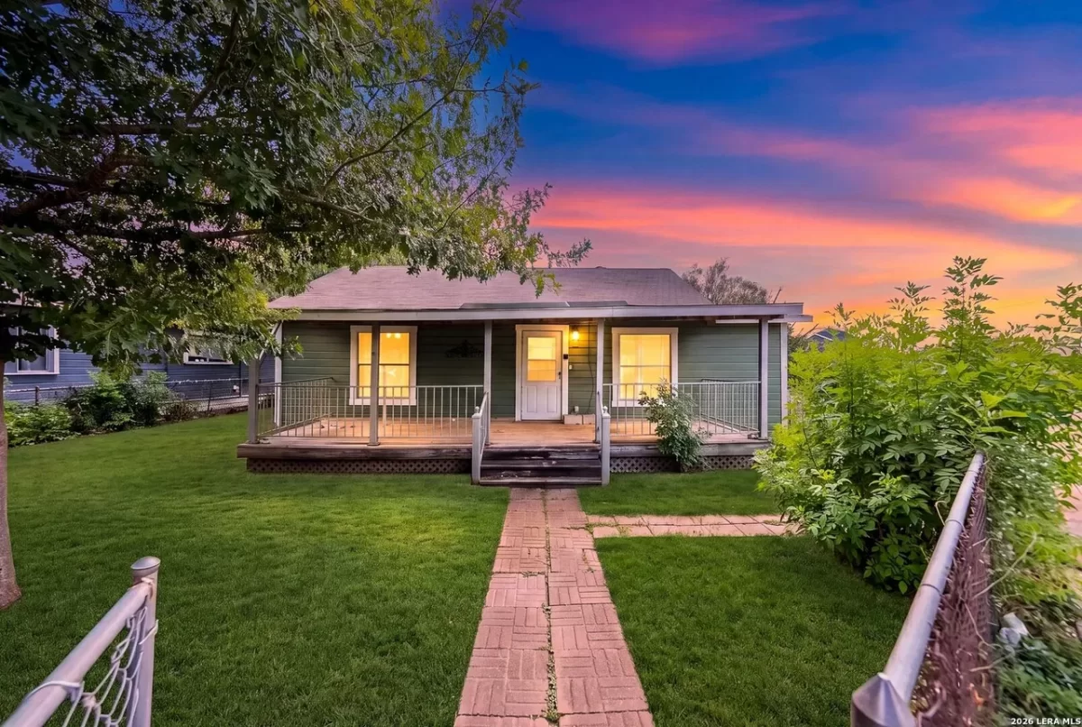 2BR House for Sale in San Antonio, TX