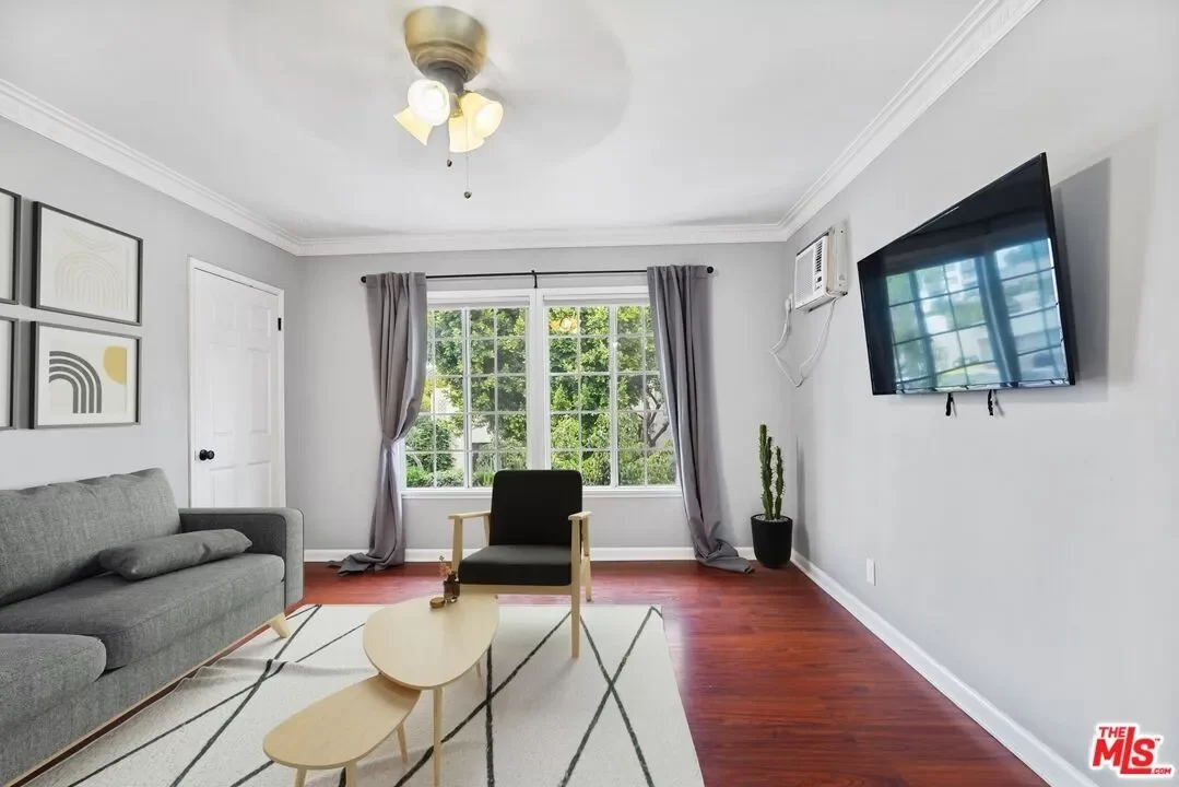 2BR Townhouse for Rent in Los Angeles, CA