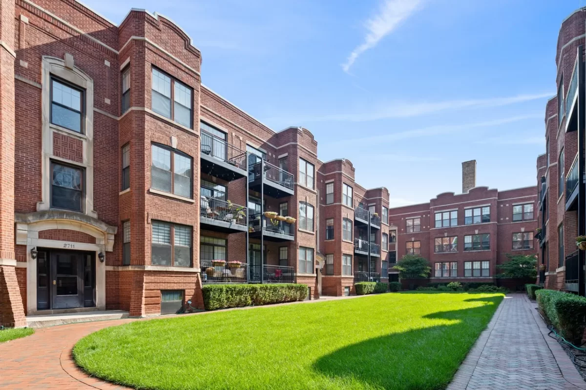 2BR Condo for Sale in Chicago, IL