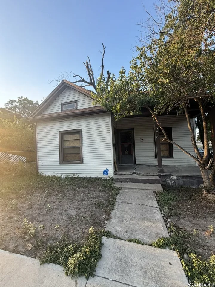 2BR House for Sale in San Antonio, TX