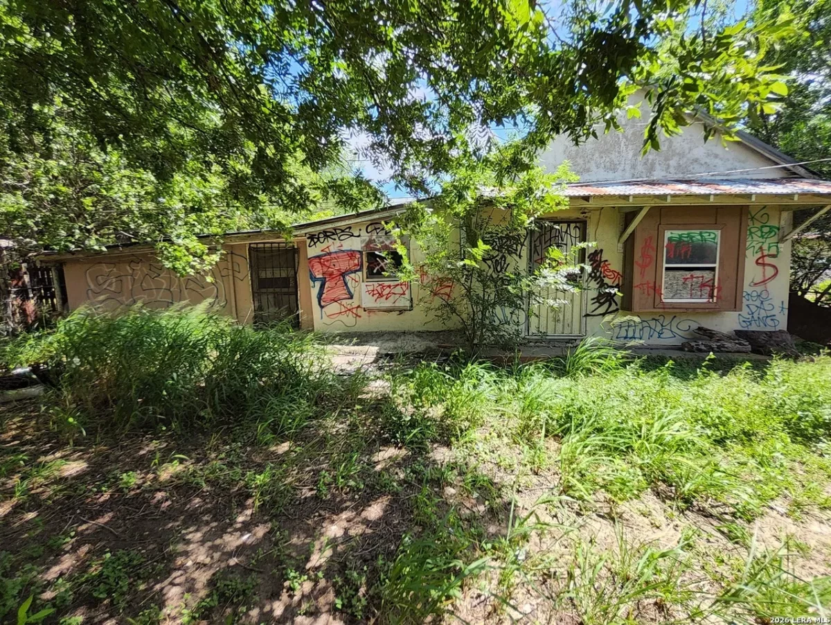 2BR House for Sale in San Antonio, TX