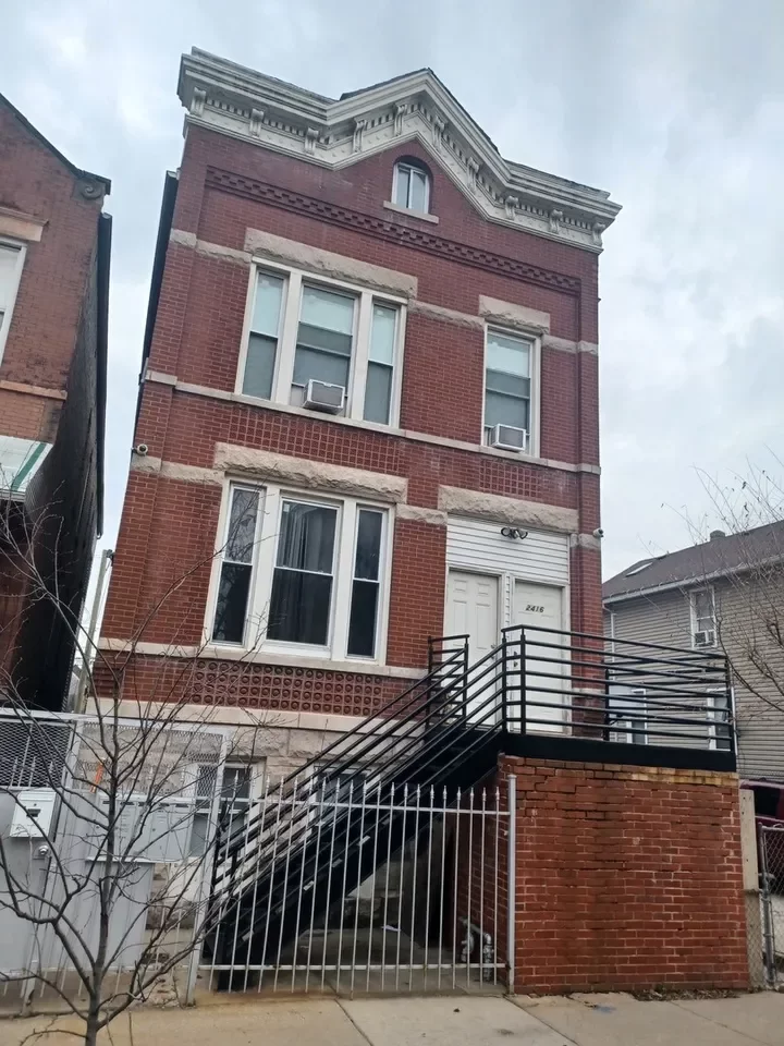 2BR House for Rent in Chicago, IL