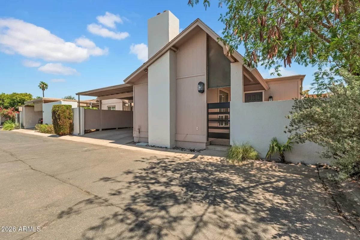 2BR Townhouse for Sale in Phoenix, AZ